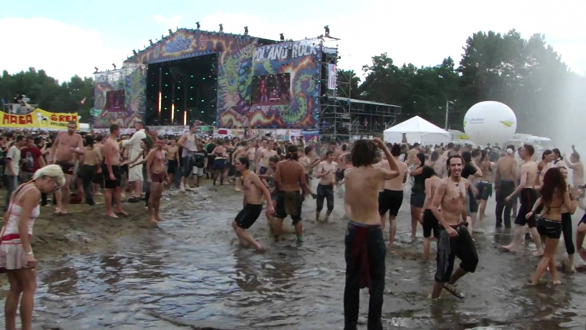 Gazeta Z Wielkiej Brytanii Opisuje Przystanek Woodstock I Publikuje