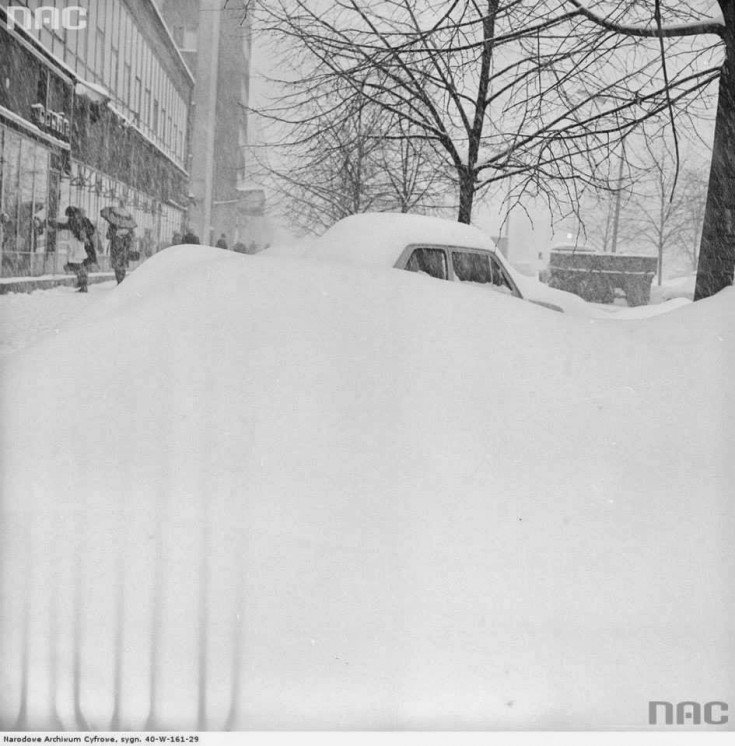 Zima Stulecia. Tak wyglądała stolica 30 stycznia 1979 roku