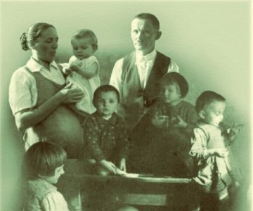 Rodzina Ulmów z Markowej na Podkarpaciu, która zginęła z rąk Niemców za udzielenie pomocy Żydom.