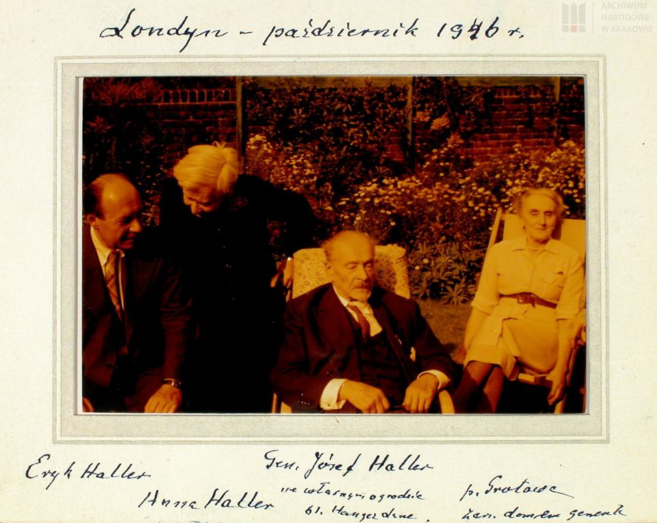 Gen. Józef Haller z synem, Erykiem Hallerem, i siostrą, Anną Haller, oraz p. Grotową, zarządzającą domem generała, 1956 r. [Data widoczna na zdjęciu jest mylna.]