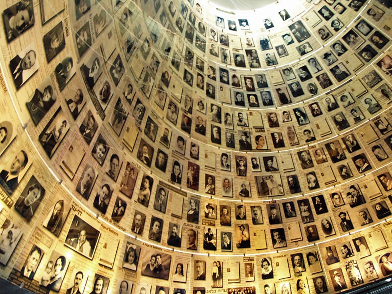 Na zdjęciu: Sala Imion w instytucie Yad Vashem - pomnik ofiar Holokaustu. Sprawiedliwy wśród Narodów Świata to najwyższe izraelskie odznaczenie cywilne nadawane nie-Żydom przez Instytut Pamięci Męczenników i Bohaterów Holokaustu Yad Vashem