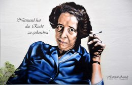 Graffiti z portretem Hannah Arendt umieszczone na budynku w Hanowerze