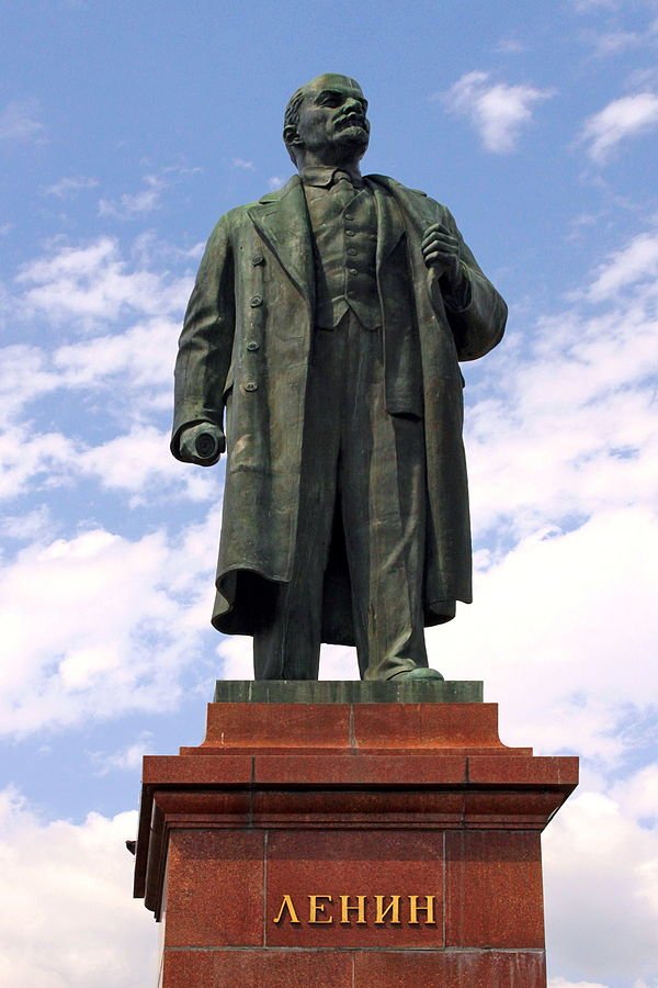 pomnik Włodzimierza Lenina / Wikipedia / Marcin Konsek
